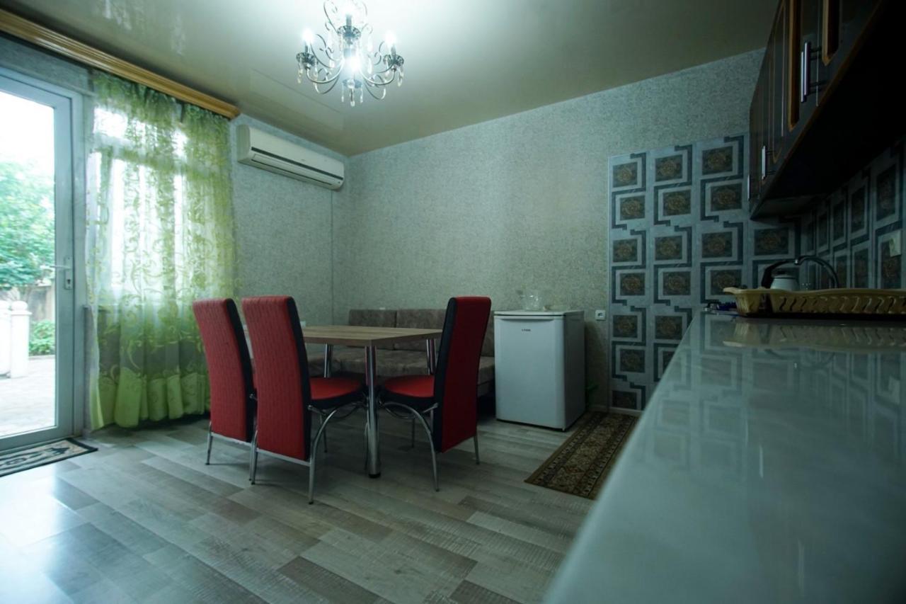 Hotel Edelweiss Кутаїсі Екстер'єр фото