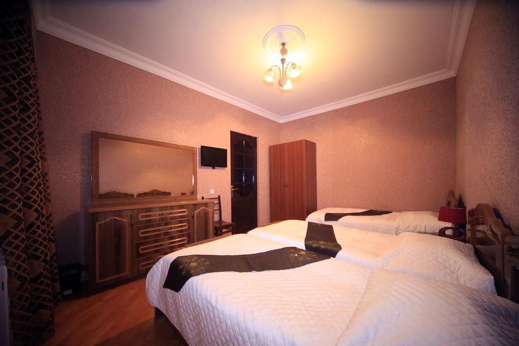 Hotel Edelweiss Кутаїсі Екстер'єр фото
