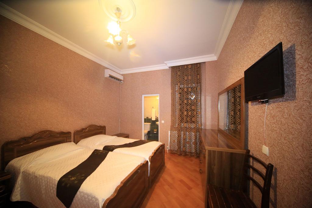 Hotel Edelweiss Кутаїсі Екстер'єр фото