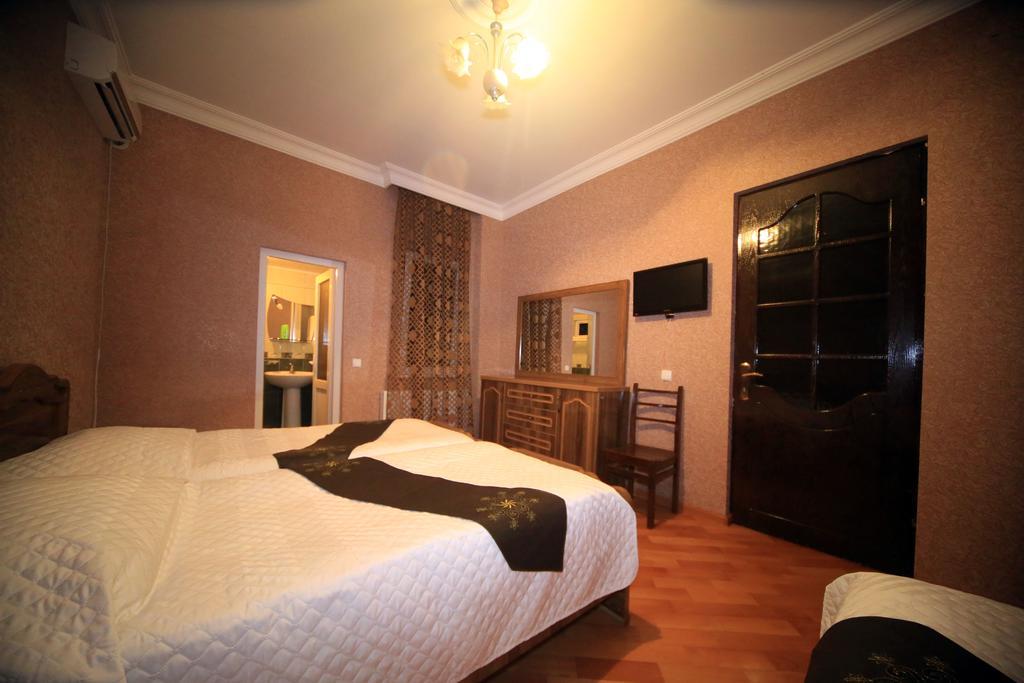 Hotel Edelweiss Кутаїсі Екстер'єр фото