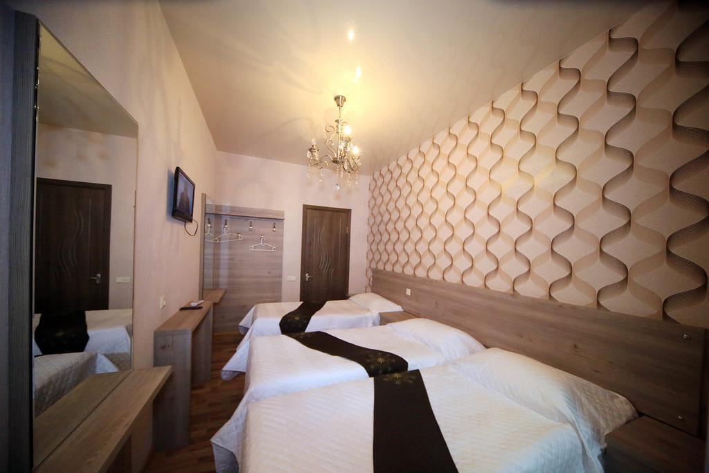 Hotel Edelweiss Кутаїсі Екстер'єр фото