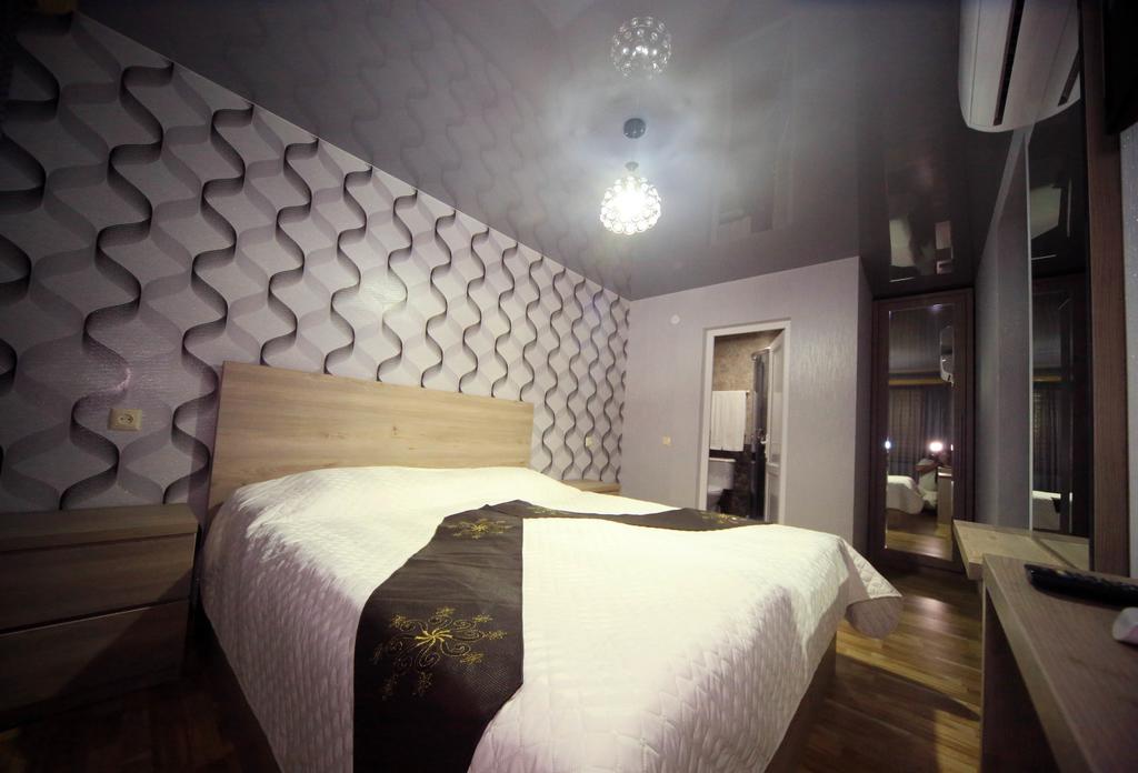 Hotel Edelweiss Кутаїсі Екстер'єр фото