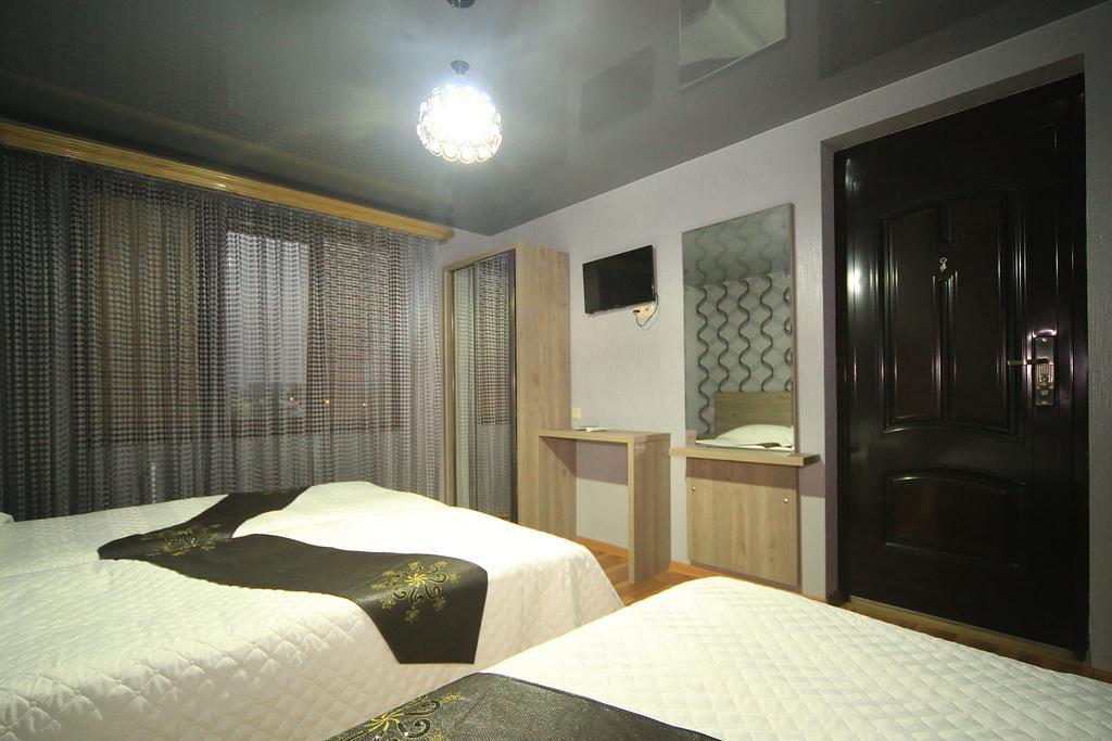 Hotel Edelweiss Кутаїсі Екстер'єр фото