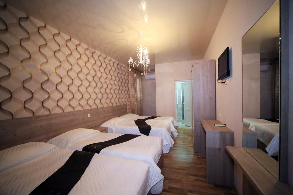 Hotel Edelweiss Кутаїсі Екстер'єр фото
