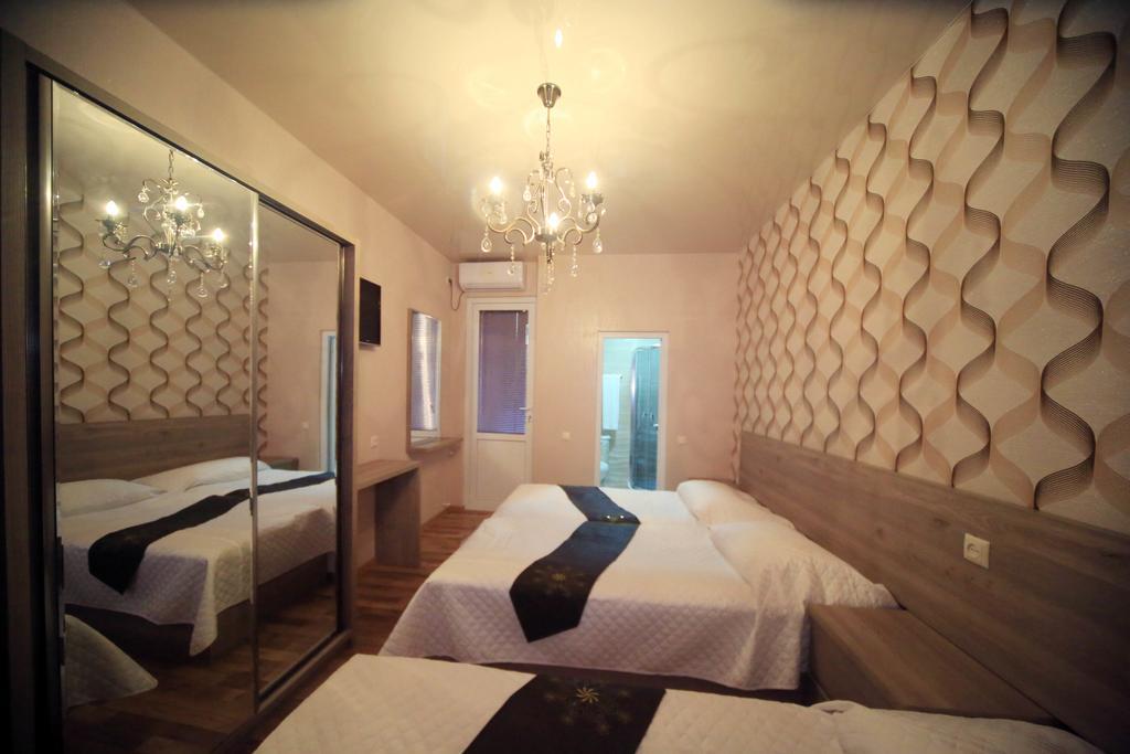 Hotel Edelweiss Кутаїсі Екстер'єр фото