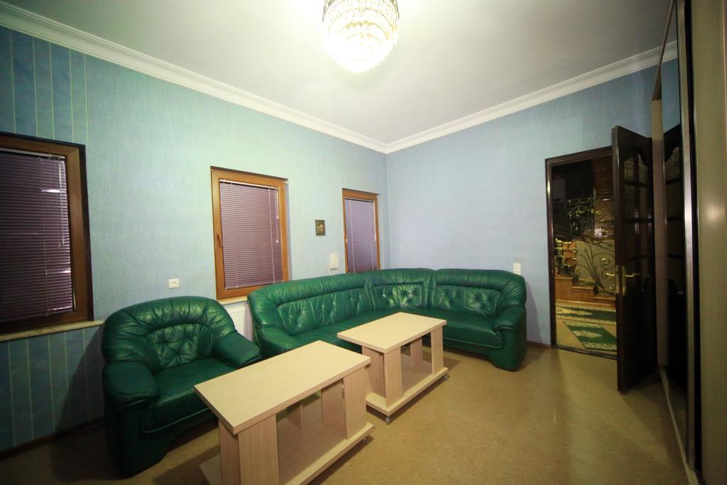 Hotel Edelweiss Кутаїсі Екстер'єр фото