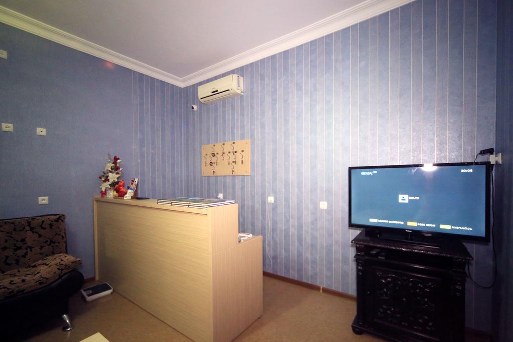 Hotel Edelweiss Кутаїсі Екстер'єр фото